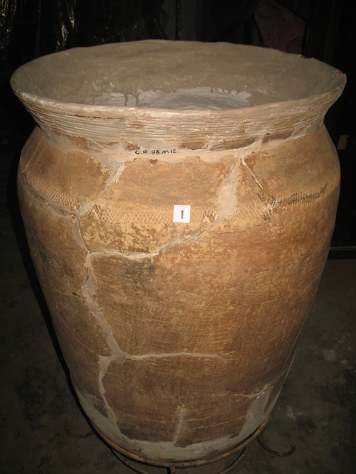 Hiện vật mộ táng qua các đợt khai quật khảo cổ học ở Thừa Thiên Huế